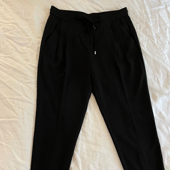 RW&Co black cropped trousers. Size medium. - Picture 3 of 5